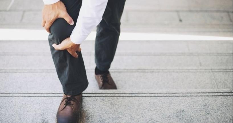 Knee Pain While Climbing Stairs: Causes and When to Worry Explained