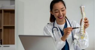 How to Choose a Good Spine Surgeon for Endoscopic Surgery