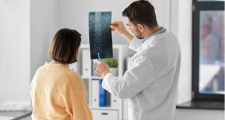 How to Choose the Right Endoscopic Spine Surgeon