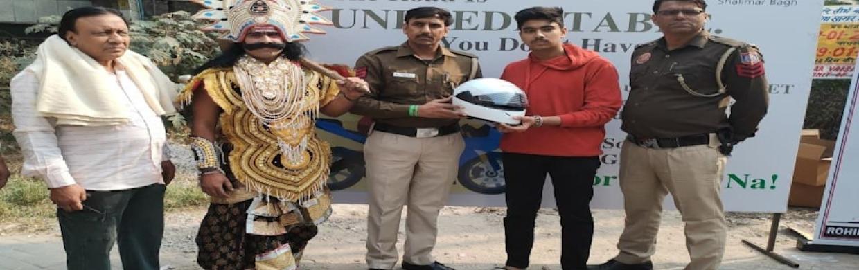 Fortis Hospital, Shalimar Bagh organised a Road Safety & Helmet Awareness Campaign today at Madhuban Chowk.